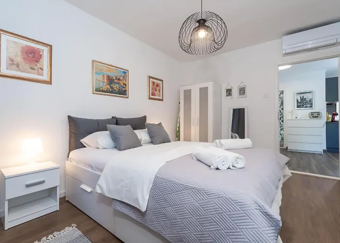 Διαμέρισμα Hanna's Oasis *